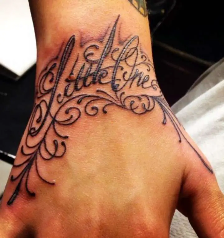 Elle King's hand Tattoo